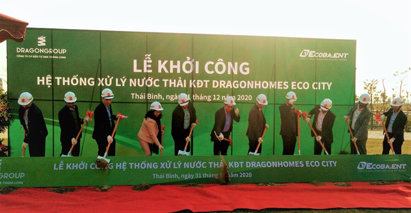 Pho_Ch_tch_UBND_tnh_Thai_Binh_Li_Vn_Hoan_lanh_o_cac_s_nganh_TP._Thai_Binh_cung_ch_u_t_DragonGroup_nha_thu_Ecoba_ENT_ng_th_D_an_h_thng_x_l_nc_thi_Khu_o_th_DragonHomes_Eco_City